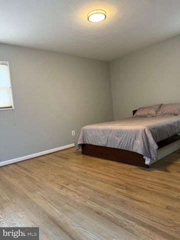 2016 CASCADE RD, Silver Spring, MD 20902