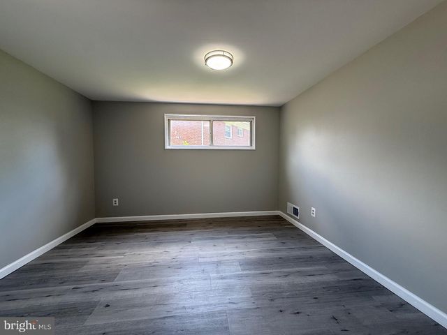 2016 CASCADE RD, Silver Spring, MD 20902