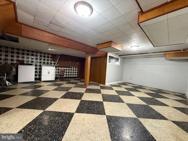 2016 CASCADE RD, Silver Spring, MD 20902