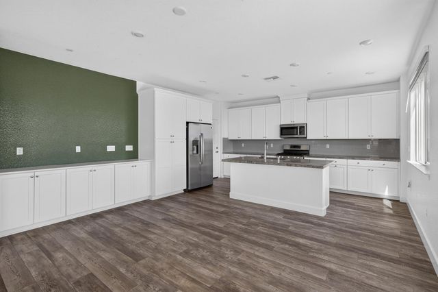 1025 Sierra Morena Way, Roseville, CA 95747