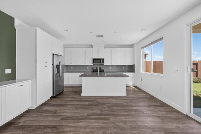 1025 Sierra Morena Way, Roseville, CA 95747