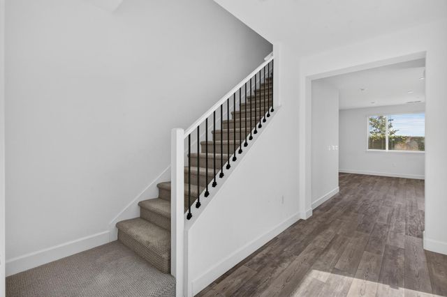 1025 Sierra Morena Way, Roseville, CA 95747