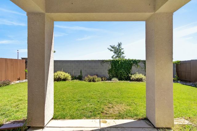1025 Sierra Morena Way, Roseville, CA 95747