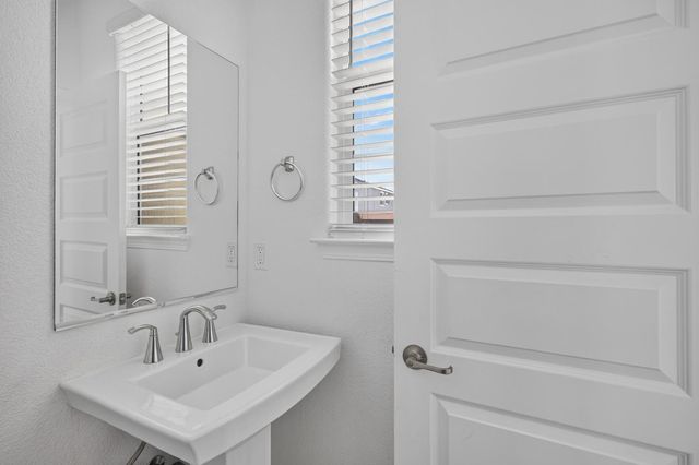 1025 Sierra Morena Way, Roseville, CA 95747