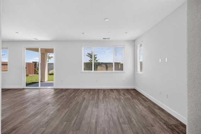 1025 Sierra Morena Way, Roseville, CA 95747