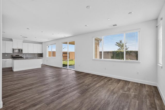 1025 Sierra Morena Way, Roseville, CA 95747