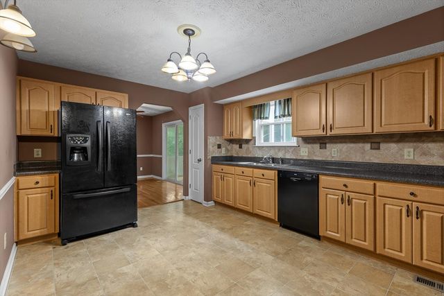 6912 Benwood Drive, Ooltewah, TN 37363