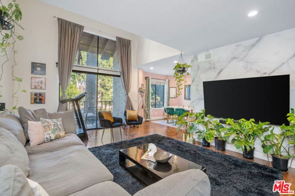 323 N Jackson Street 115, Glendale, CA 91206