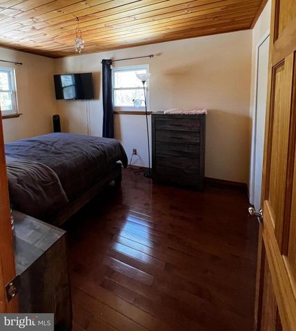 9491 JUNIPER DR, Tobyhanna, PA 18466