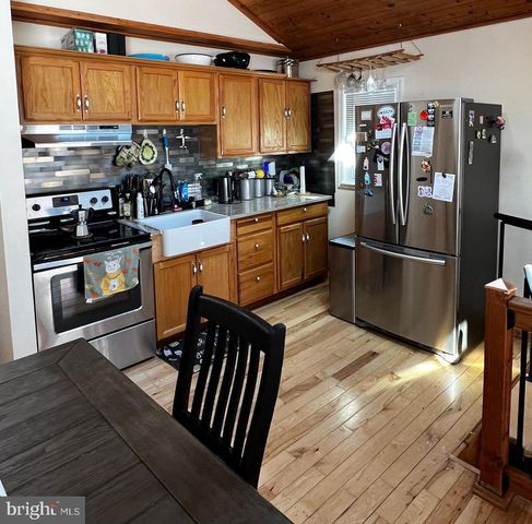 9491 JUNIPER DR, Tobyhanna, PA 18466