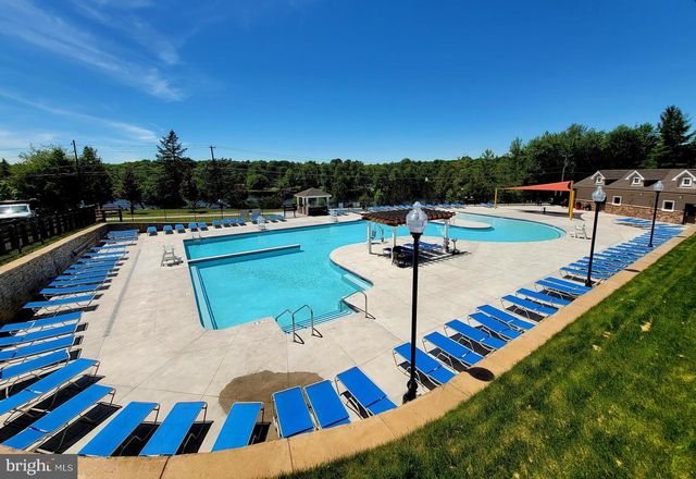 9491 JUNIPER DR, Tobyhanna, PA 18466