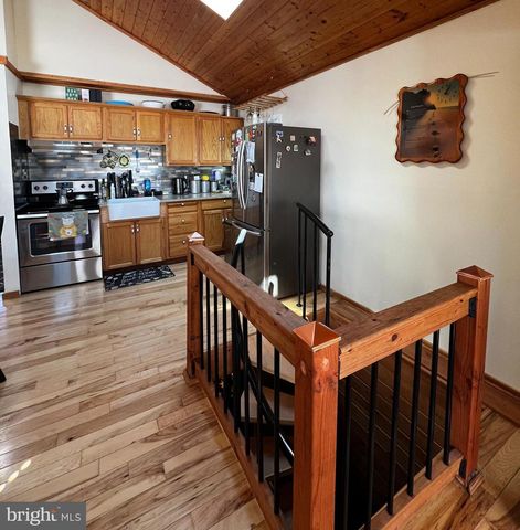 9491 JUNIPER DR, Tobyhanna, PA 18466