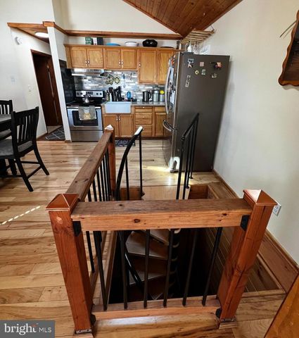 9491 JUNIPER DR, Tobyhanna, PA 18466