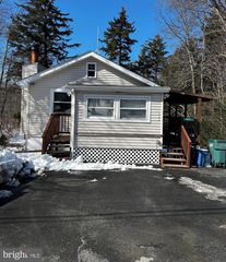 9491 JUNIPER DR, Tobyhanna, PA 18466
