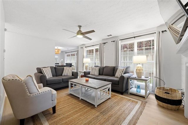 3763 SW Jonathan Glen Way SW, Snellville, GA 30039