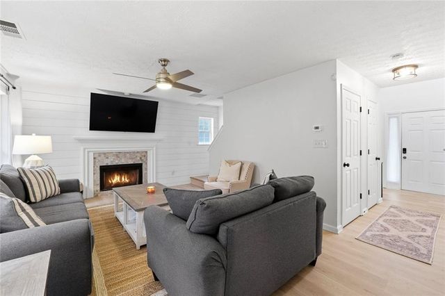 3763 SW Jonathan Glen Way SW, Snellville, GA 30039