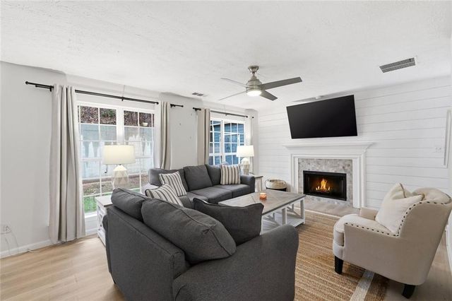 3763 SW Jonathan Glen Way SW, Snellville, GA 30039