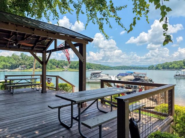 14 B Breezewood Village, Young Harris, GA 30582