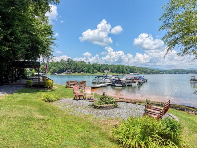 14 B Breezewood Village, Young Harris, GA 30582