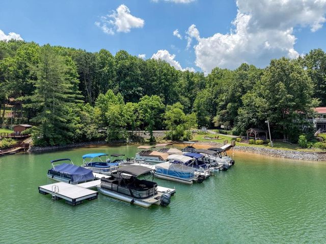 14 B Breezewood Village, Young Harris, GA 30582