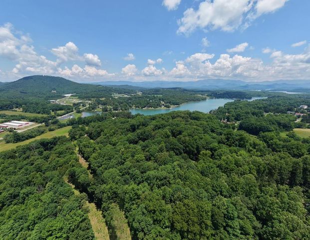 14 B Breezewood Village, Young Harris, GA 30582