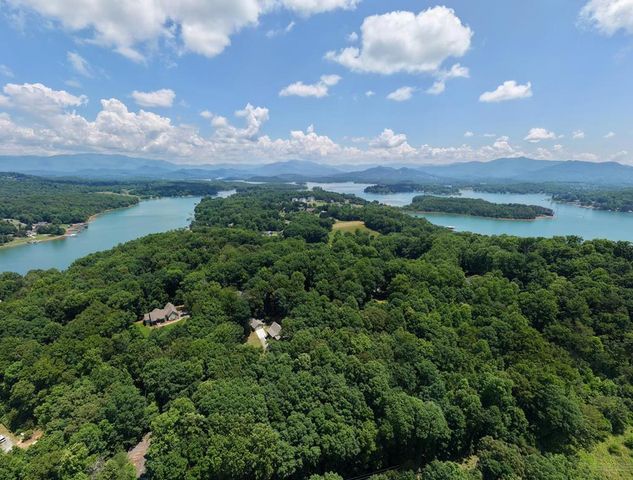 14 B Breezewood Village, Young Harris, GA 30582