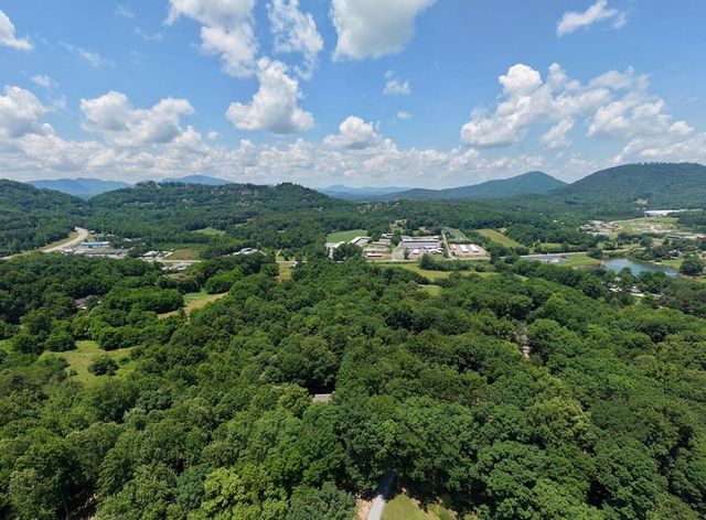 14 B Breezewood Village, Young Harris, GA 30582