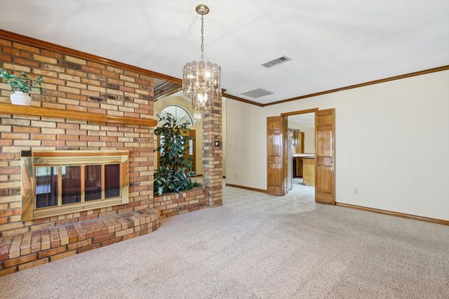 3813 Cambridge Circle W, Bedford, TX 76021