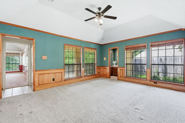 3813 Cambridge Circle W, Bedford, TX 76021