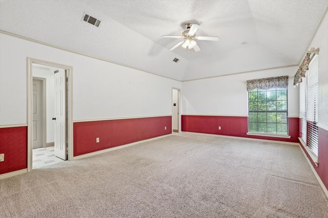 3813 Cambridge Circle W, Bedford, TX 76021