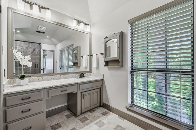 3813 Cambridge Circle W, Bedford, TX 76021