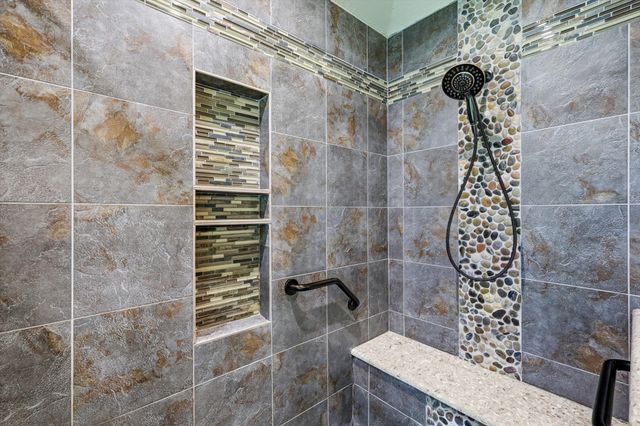 3813 Cambridge Circle W, Bedford, TX 76021