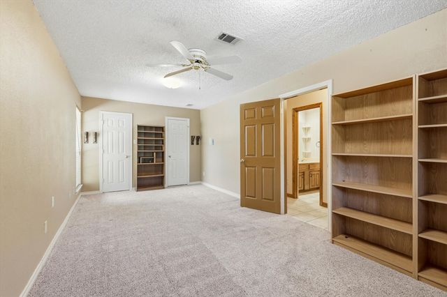 3813 Cambridge Circle W, Bedford, TX 76021