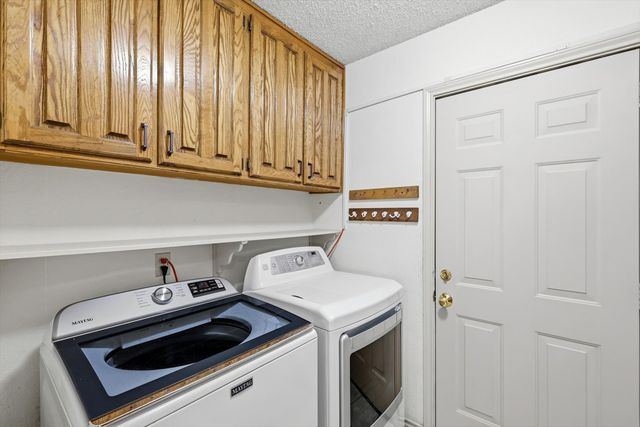 3813 Cambridge Circle W, Bedford, TX 76021