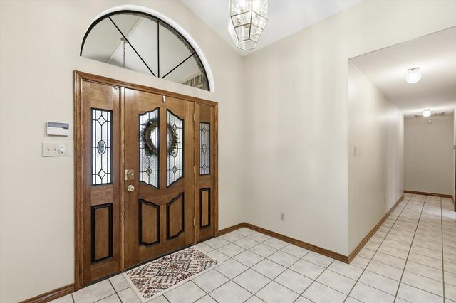 3813 Cambridge Circle W, Bedford, TX 76021