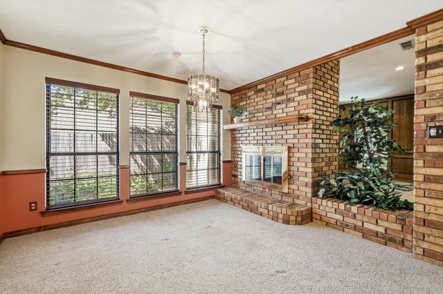3813 Cambridge Circle W, Bedford, TX 76021