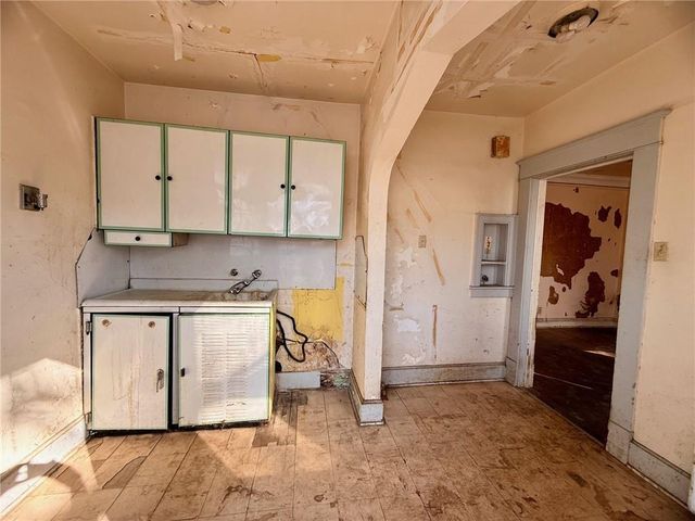 701 McDonald Street, St Joseph, MO 64505