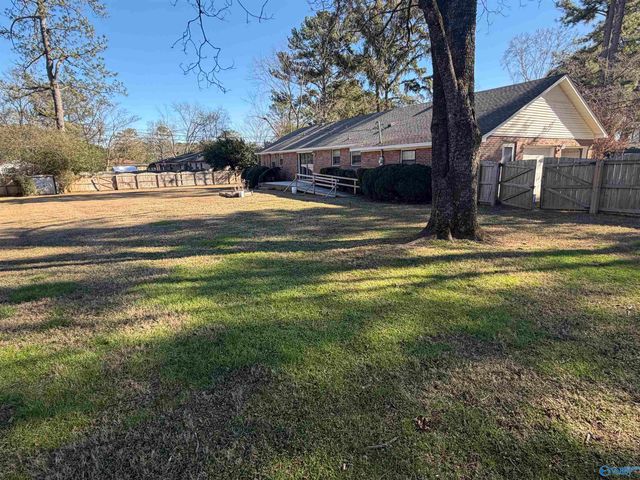 1303 Club View Drive NW, Huntsville, AL 35816