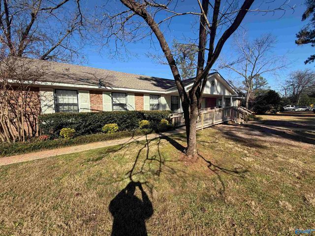 1303 Club View Drive NW, Huntsville, AL 35816