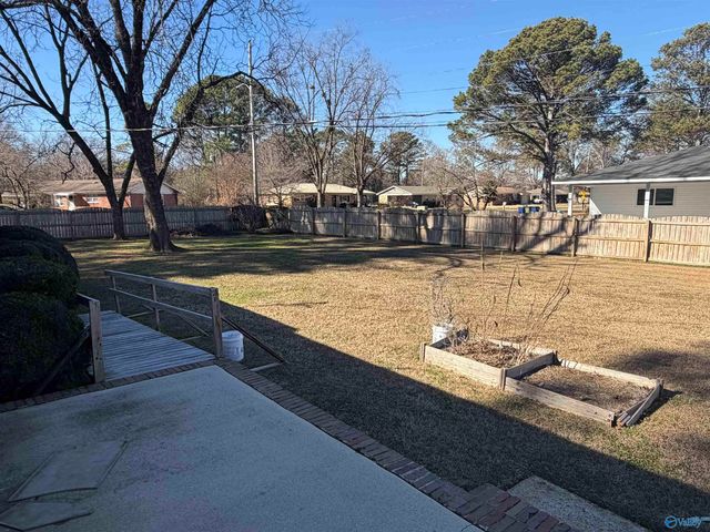 1303 Club View Drive NW, Huntsville, AL 35816