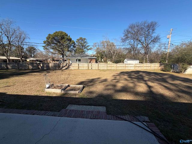 1303 Club View Drive NW, Huntsville, AL 35816