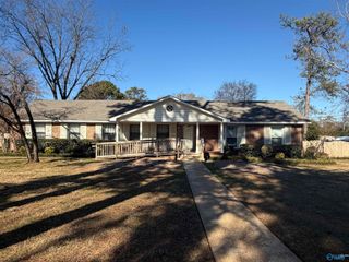 1303 Club View Drive NW, Huntsville, AL 35816