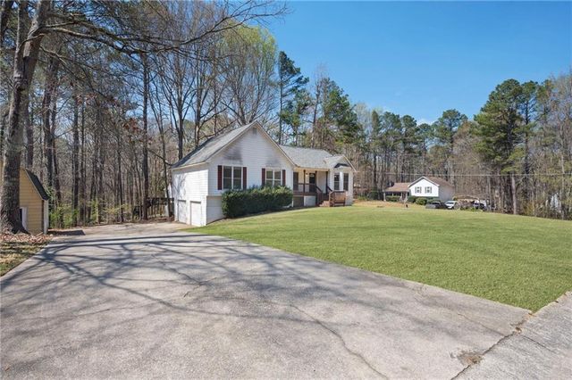 229 Oak Landing Drive, Douglasville, GA 30134