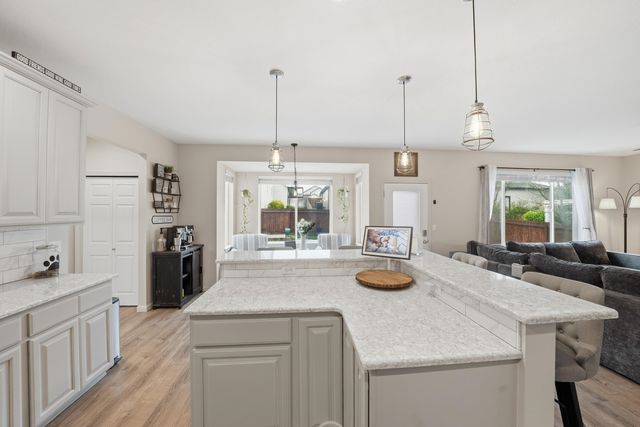 840 S Shelley Lake Ln, Spokane, WA 99037