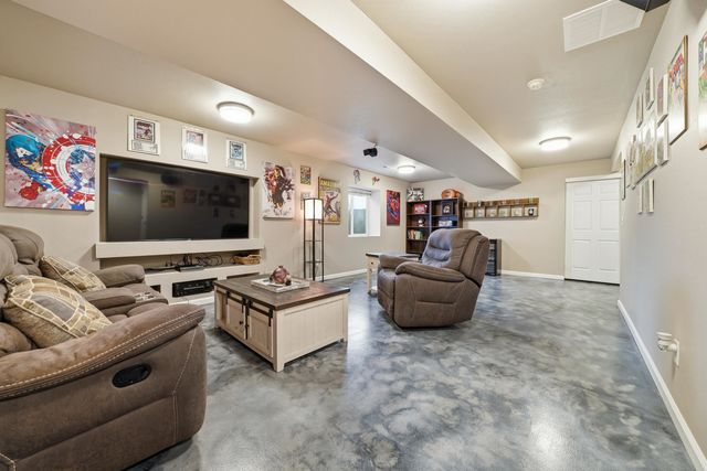 840 S Shelley Lake Ln, Spokane, WA 99037