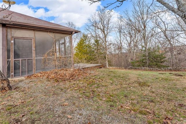 1884 E 978th Road, Lawrence, KS 66049