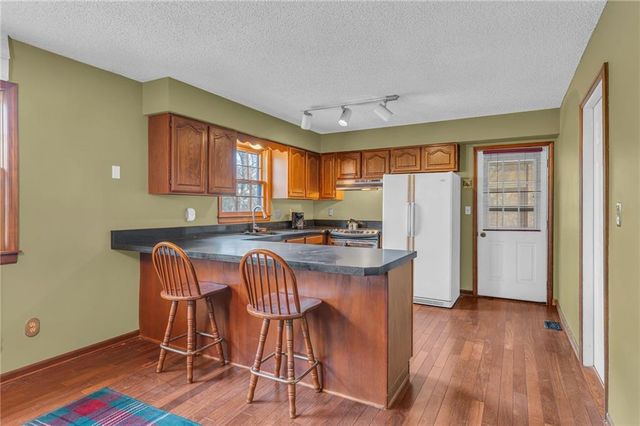 1884 E 978th Road, Lawrence, KS 66049