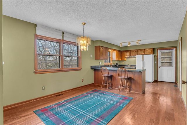 1884 E 978th Road, Lawrence, KS 66049