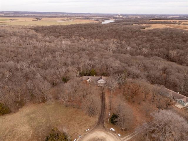 1884 E 978th Road, Lawrence, KS 66049