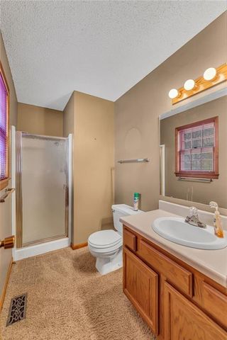 1884 E 978th Road, Lawrence, KS 66049